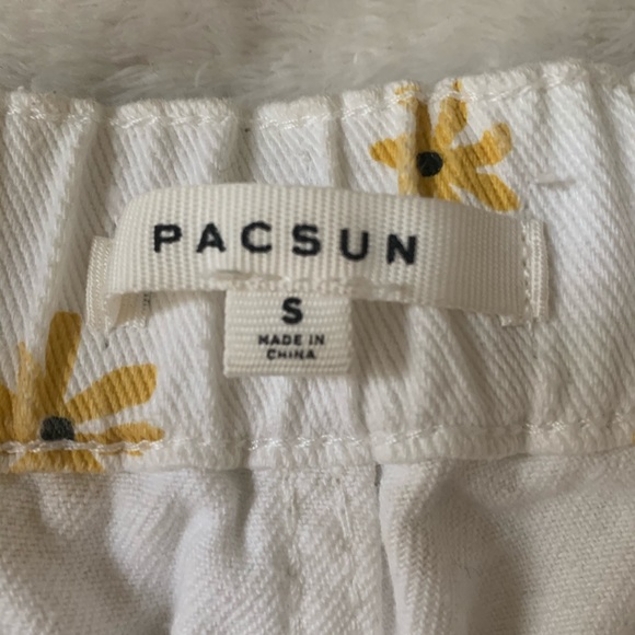 Pacsun Sunflower Shorts - Picture 2 of 4